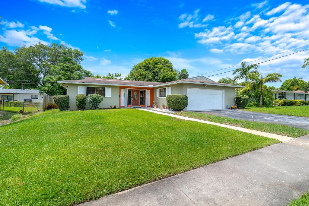 3-bedroom Single-Family Home — 4460 NW 3rd Place