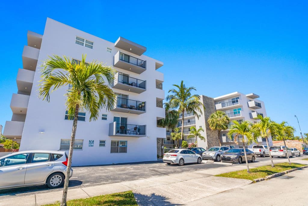 2-bedroom Condo — 1750 Jefferson Street #507