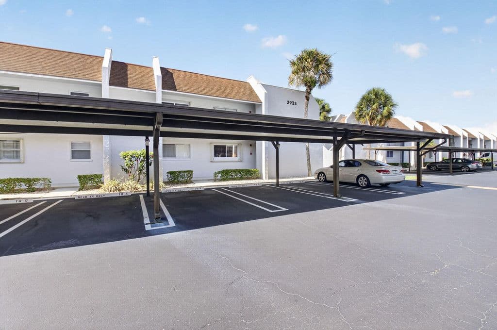 2-bedroom Condo — 2935 SW 22nd Avenue #108