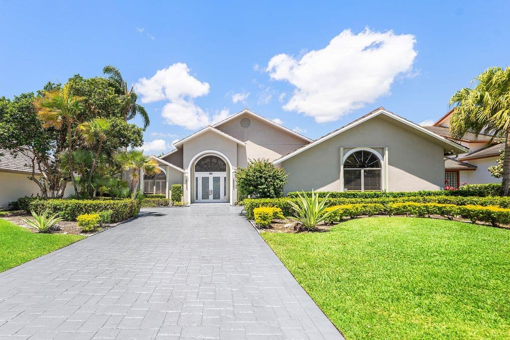 4+1 Müstakil ev — 6415 Brandon Street