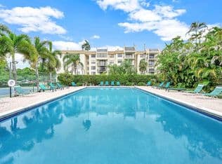 2-bedroom Condo — 6190 Woodlands Boulevard #311, Tamarac, 33319
