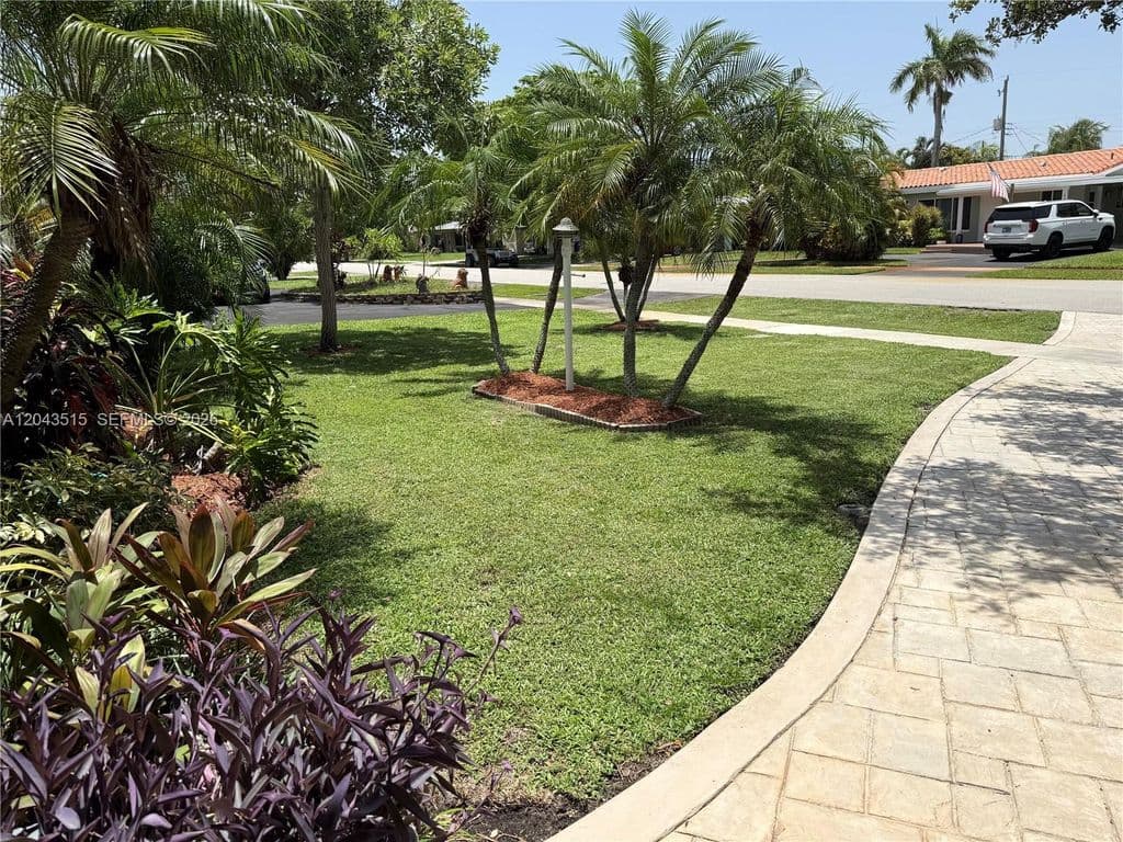 3+1 Müstakil ev — 1232 SW 1st Ave