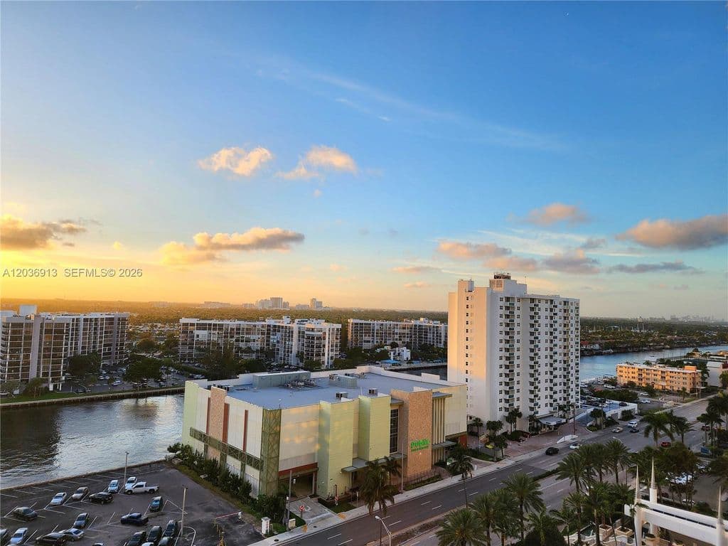 2+1 Condo — 3505 S Ocean Dr APT 705