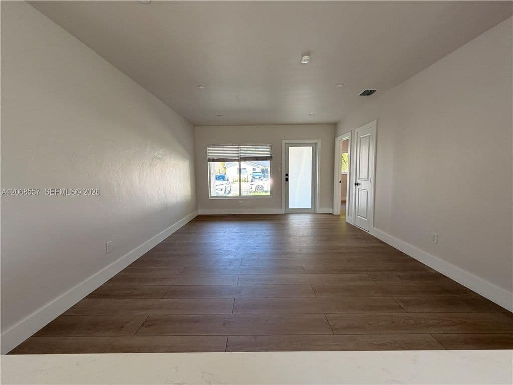 3+1 Müstakil ev — 2830 SW 63rd Ave