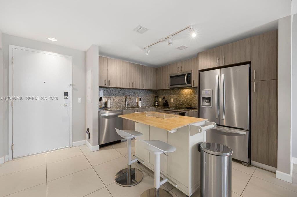 1+1 Condo — 5350 NW 84th Ave #1614