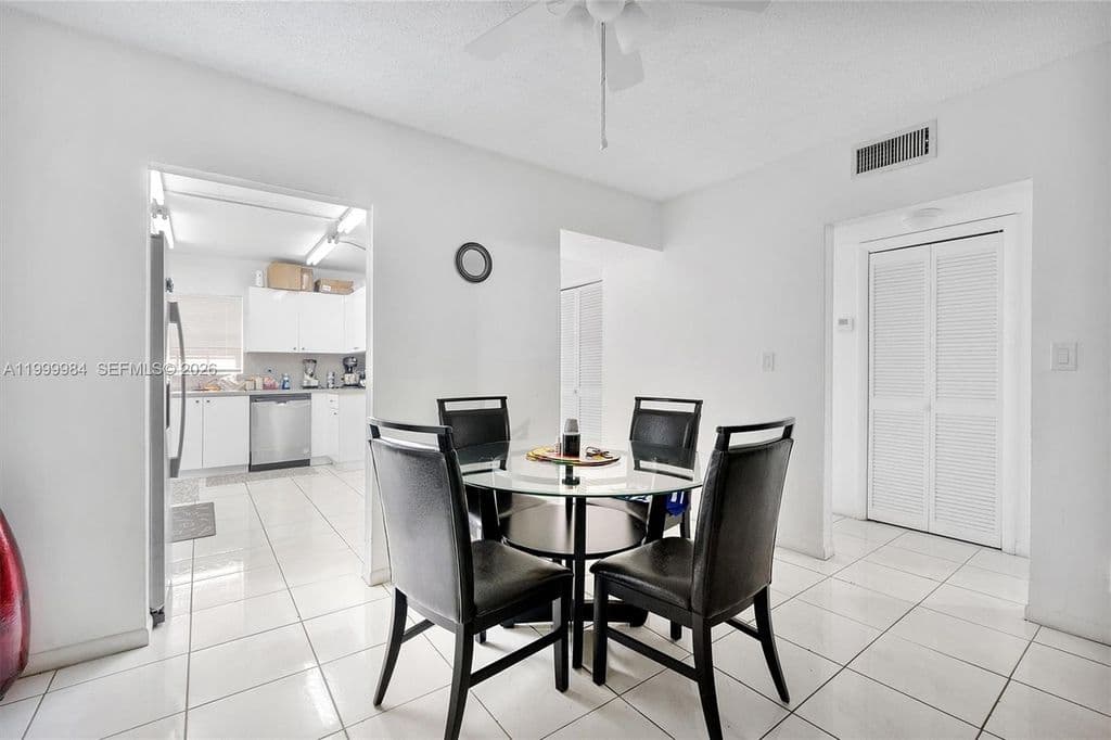 2-bedroom Condo — 3100 Coral Springs Dr APT 1H