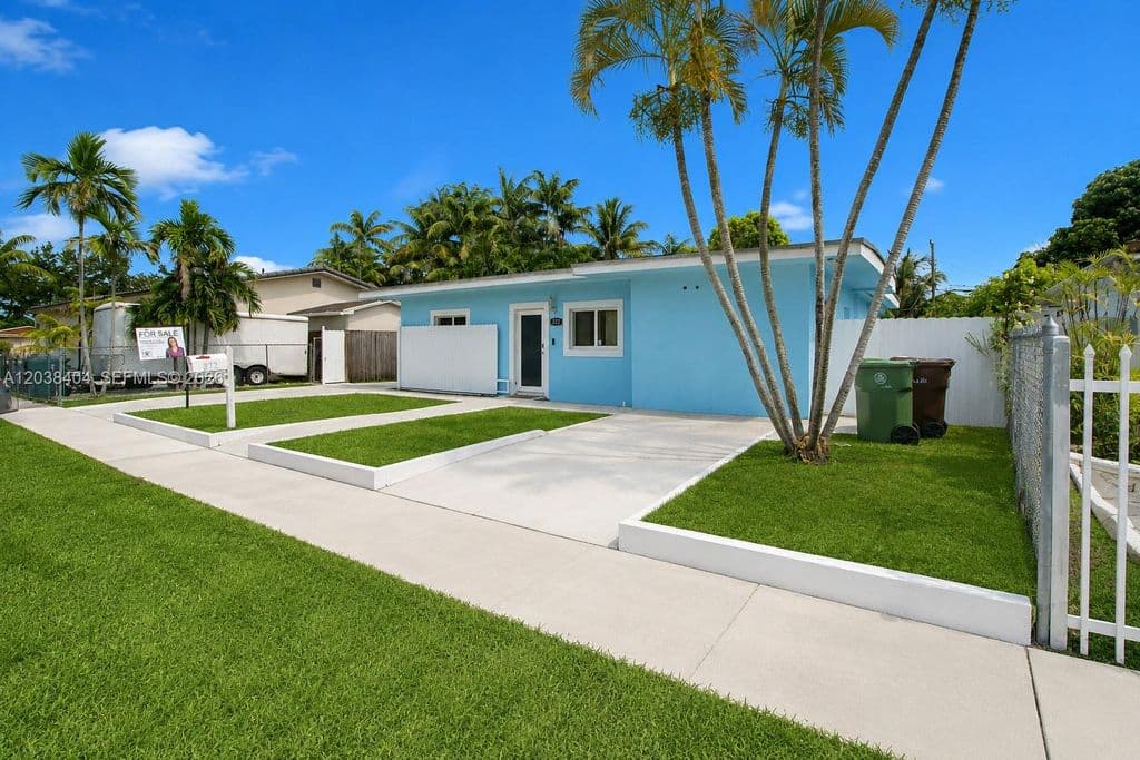 3-bedroom Single-Family Home — 572 E 38th St