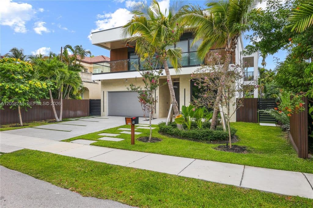 5-bedroom Single-Family Home — 436 NE 10th Ave
