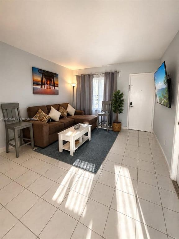 3-bedroom Condo — 8615 NW 8th St APT 414