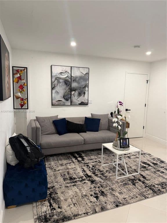 4+1 Müstakil ev — 10411 SW 51st St