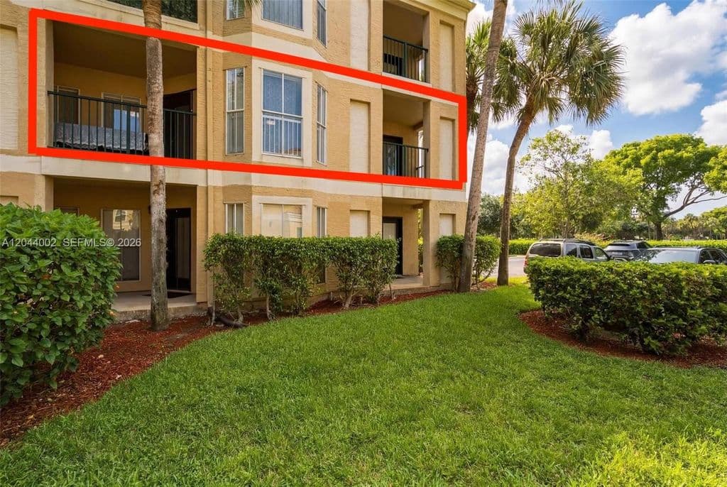 1-bedroom Condo — 977 Riverside Dr Unit 220
