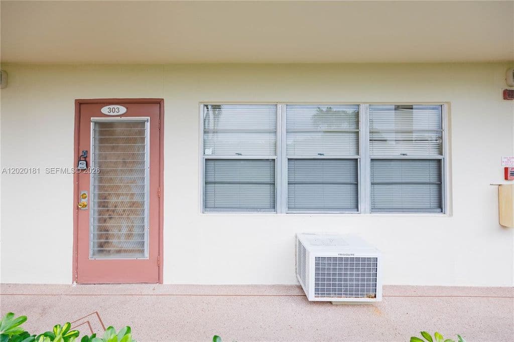 1-bedroom Condo — 303 Preston E #303-H
