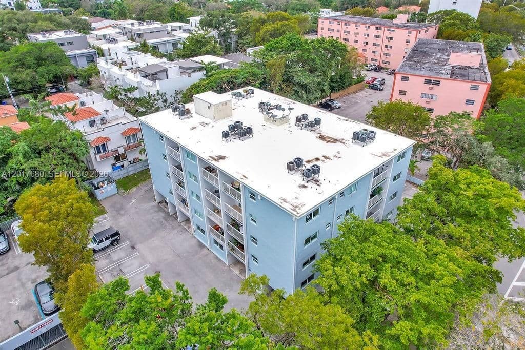 2+1 Condo — 2920 SW 28th Ter APT 207