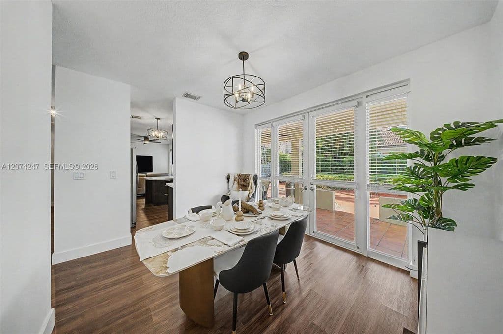 4+1 Müstakil ev — 13868 SW 38th Ter