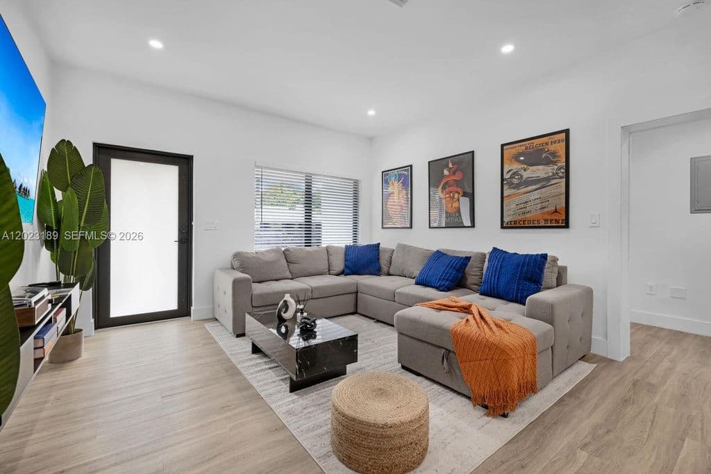 5-bedroom Single-Family Home — 121 NW 53rd St