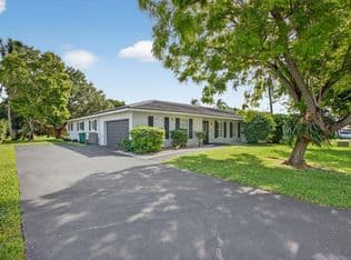 5-bedroom Single-Family Home — 2421 NW 114th Avenue, Coral Springs, 33065