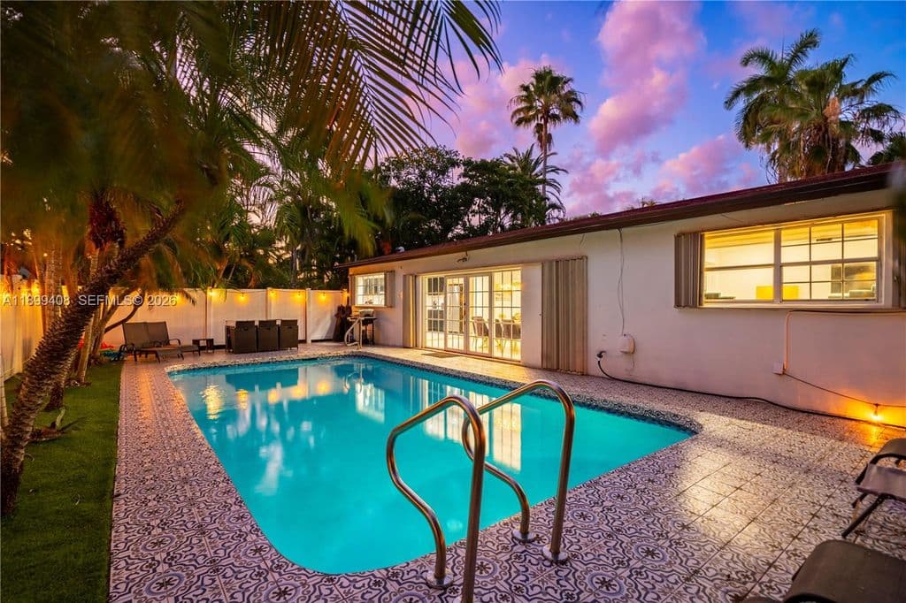 5+1 Müstakil ev — 1244 Garfield St