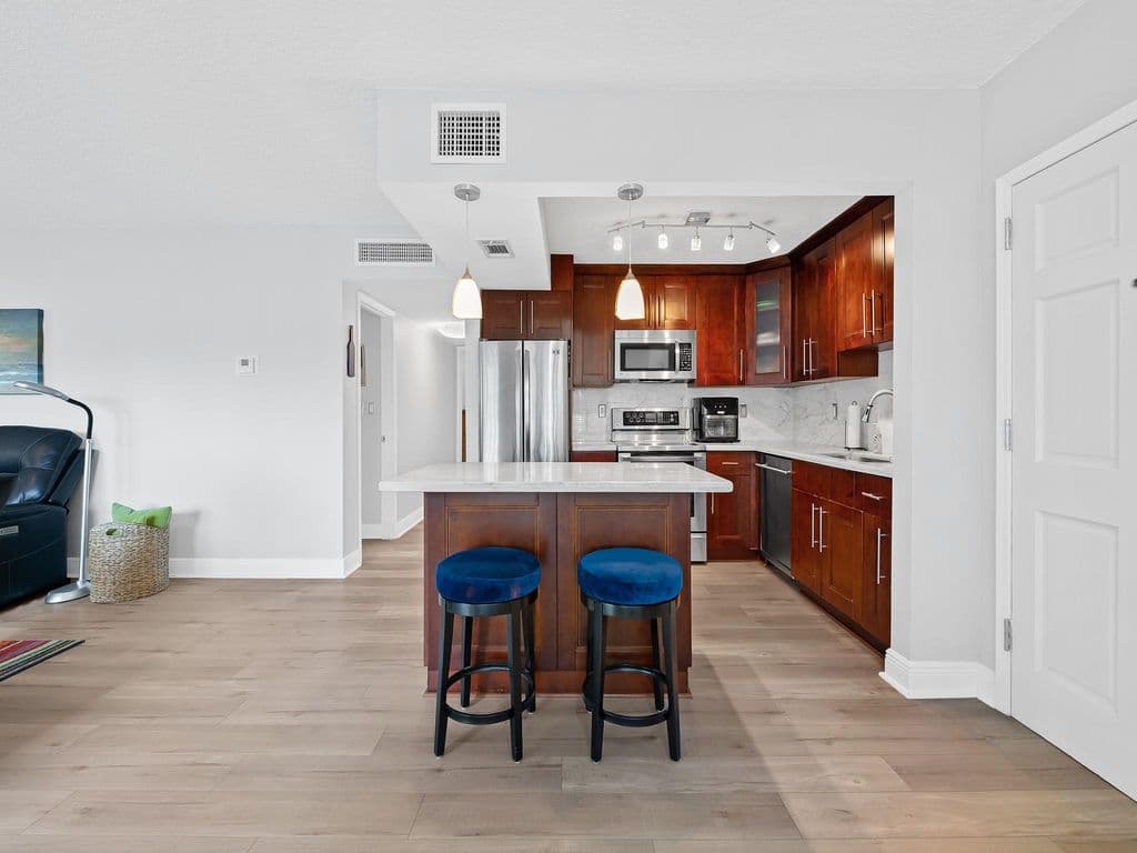 2-bedroom Condo — 1839 Middle River Drive #105