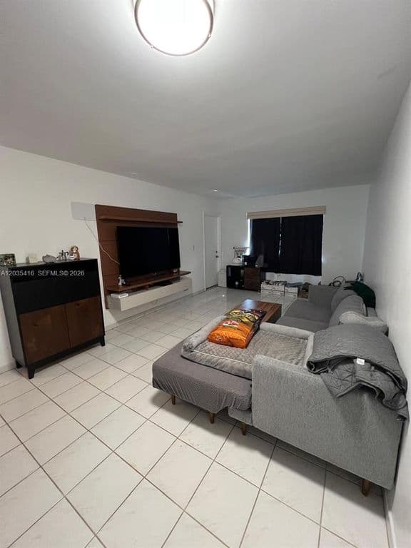 1+1 Condo — 13101 Memorial Hwy APT 201
