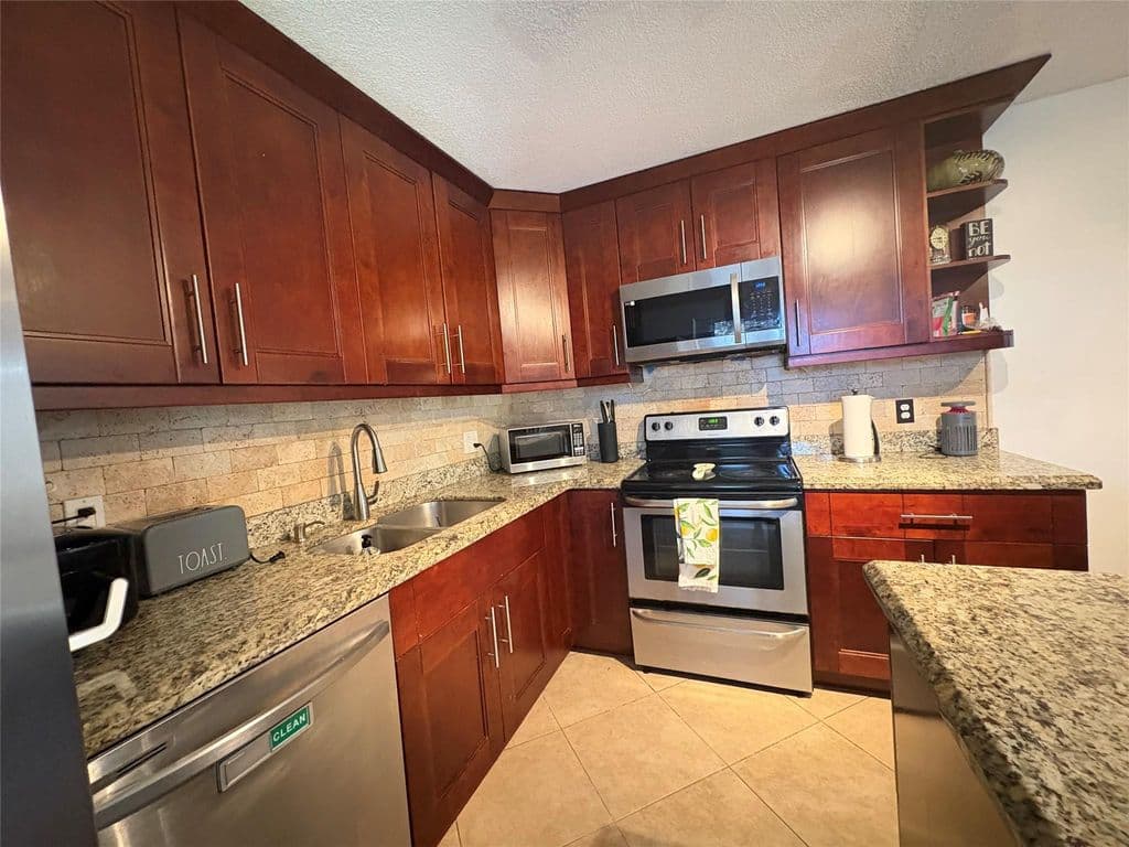 2-bedroom Property — 294 Arabian Road #294