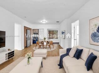 3+1 Müstakil ev — 1365 NE 130th St, North Miami, 33161