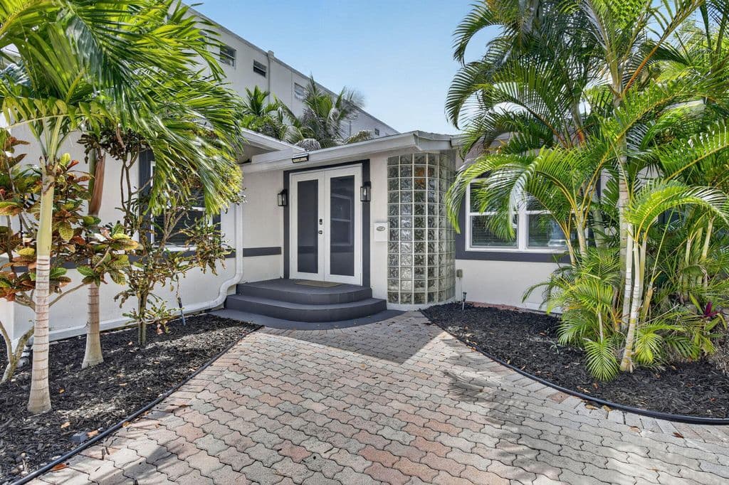 3-bedroom Single-Family Home — 615 NE 13TH Avenue