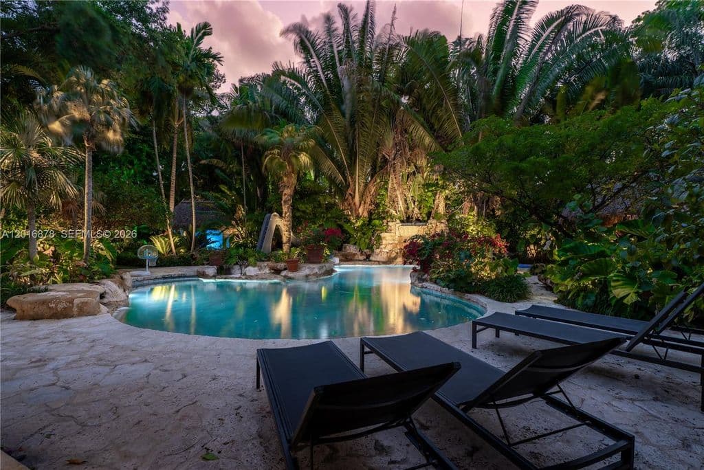 6-bedroom Single-Family Home — 8550 Old Cutler Rd