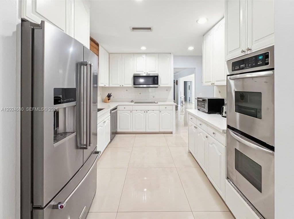 5+1 Müstakil ev — 8695 SW 110th St