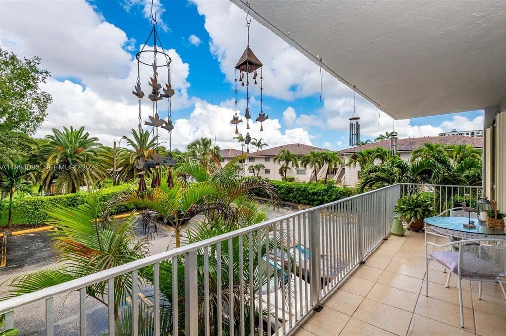 1+1 Condo — 7403 SW 82nd St APT 212N