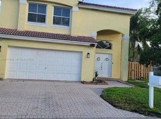 4-bedroom Single-Family Home — 6606 Saltaire Ter, Margate, 33063