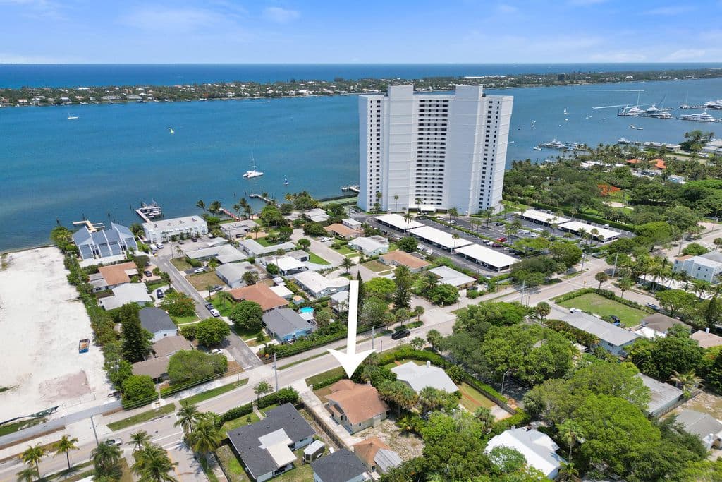 4+1 Müstakil ev — 5309 N Flagler Drive