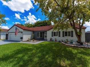 4+1 Müstakil ev — 17601 SW 138th Ct, Miami, 33177