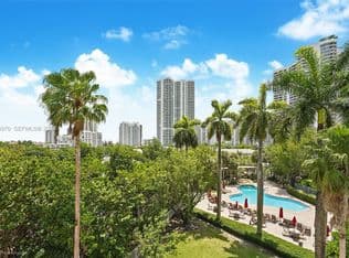 2+1 Condo — 3400 NE 192nd St APT 412, Aventura, 33180
