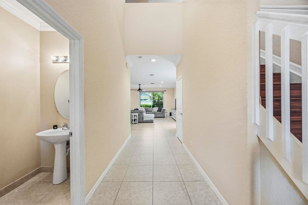 4-bedroom Single-Family Home — 8462 LYONS RANCHES Road