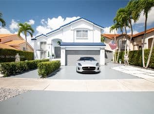 4-bedroom Single-Family Home — 942 NW 133rd Ct, Miami, 33182