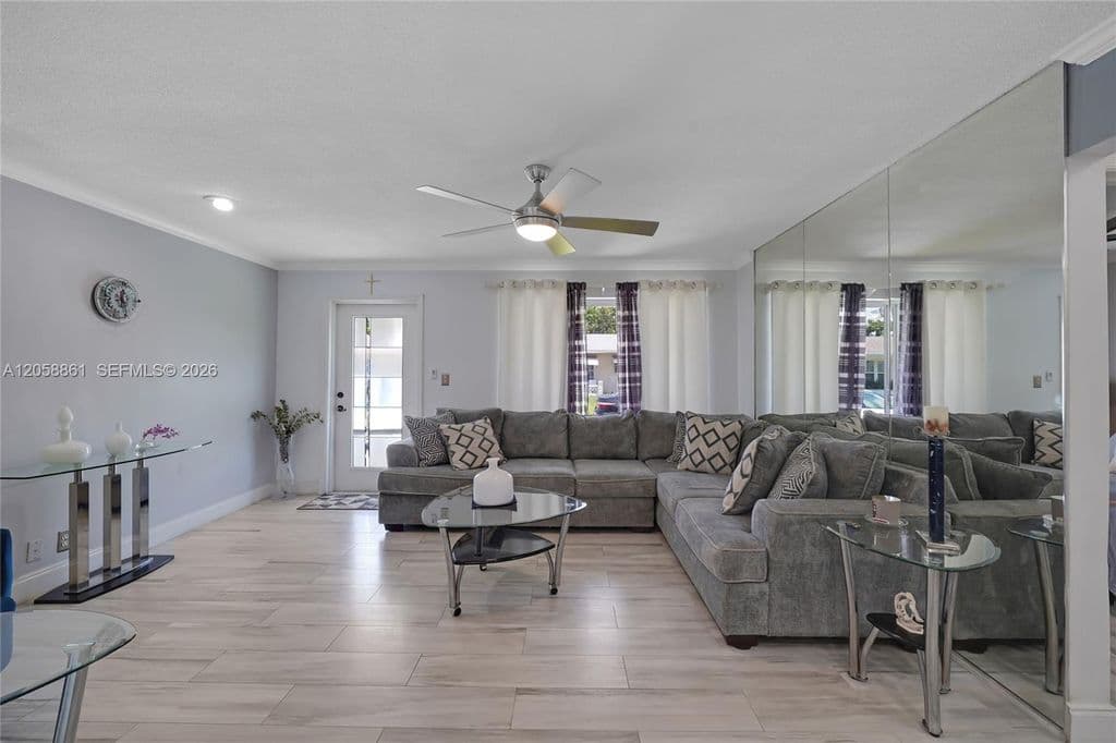 3+1 Müstakil ev — 6708 NW 57th Ct