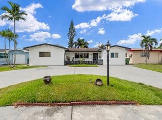 4-bedroom Single-Family Home — 8460 NW 15TH Street, Pembroke Pines, 33024