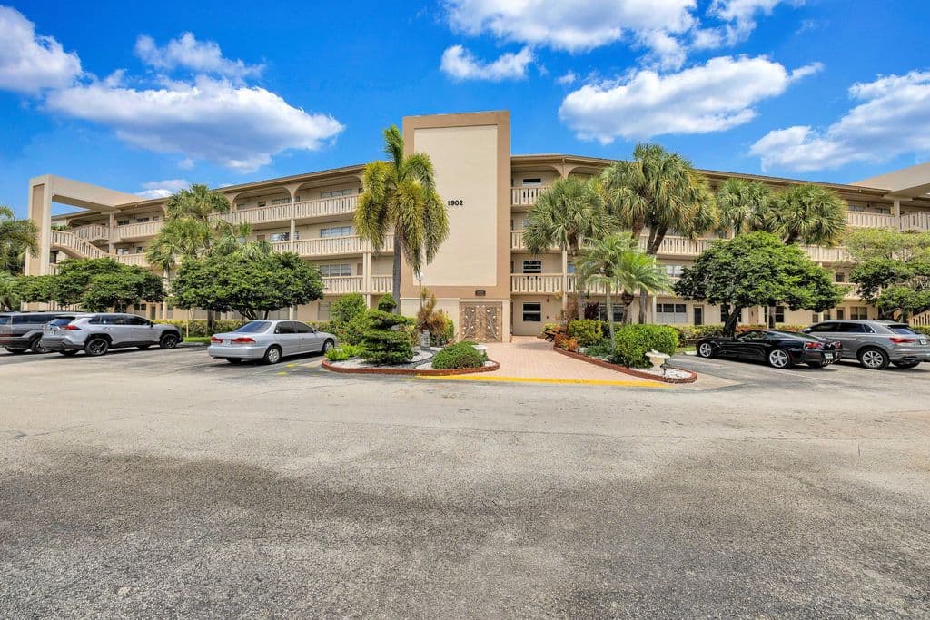 2+1 Condo — 1902 Bermuda Circle #L2