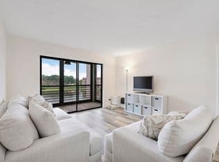 1+1 Condo — 10444 NW 30TH Court #307, Sunrise, 33322