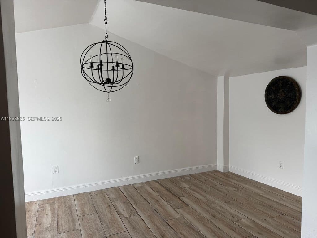 2+1 Müstakil ev — 3427 SW 64th Ave