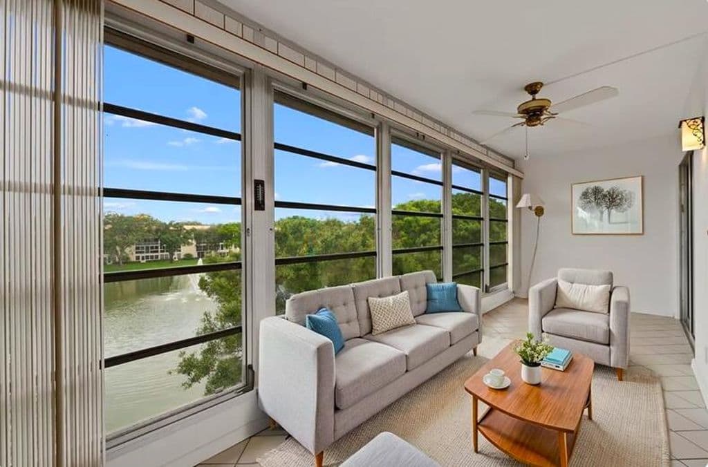2+1 Condo — 2202 LUCAYA Bend #D4
