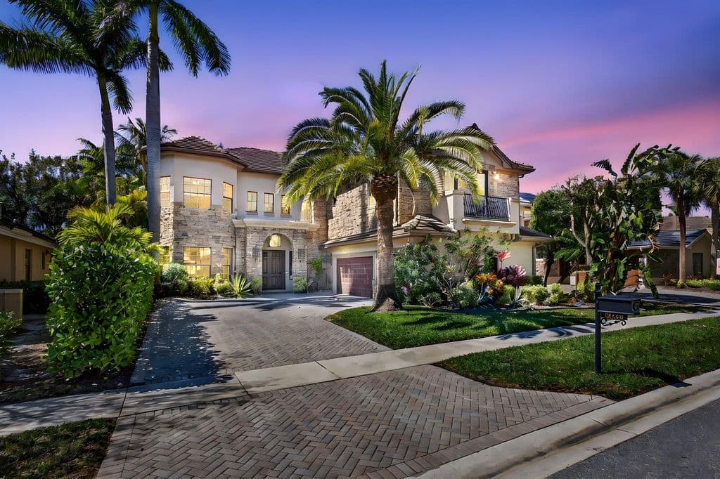 6-bedroom Single-Family Home — 10468 Trianon Place