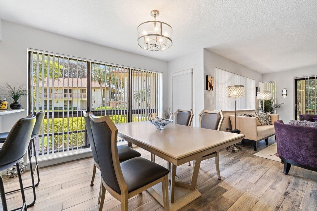 2-bedroom Condo — 128 Brackenwood Road #128