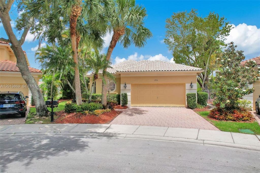 4-bedroom Single-Family Home — 2456 Bay Isle Ct