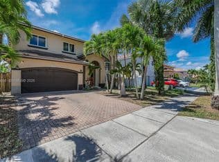4+1 Müstakil ev — 14606 SW 158th Pl, Miami, 33196