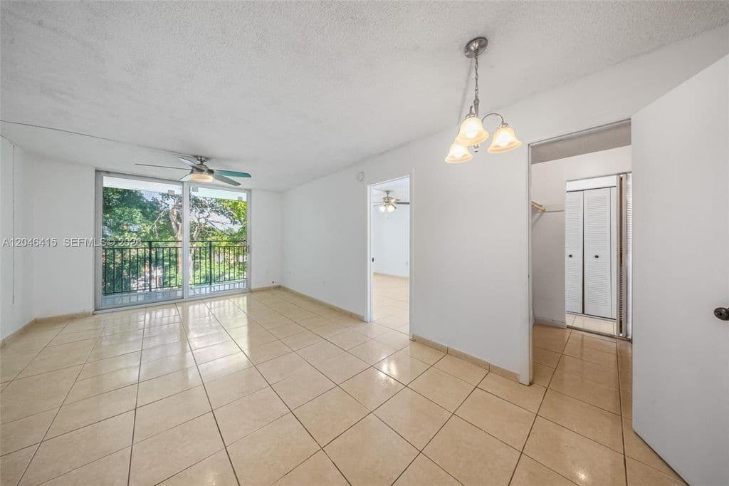 2+1 Condo — 14155 SW 87th St #404