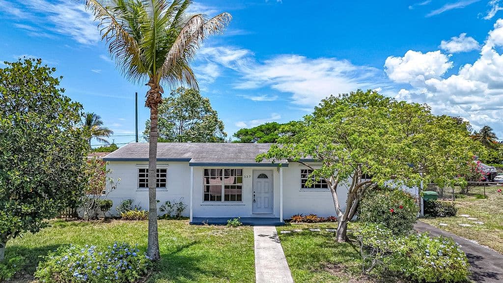 4+1 Müstakil ev — 337 Mid Pines Road