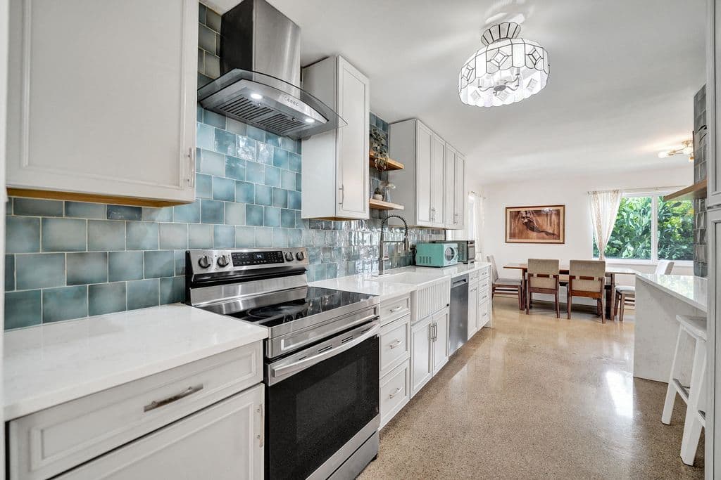 2+1 Müstakil ev — 180 NW 48th Court