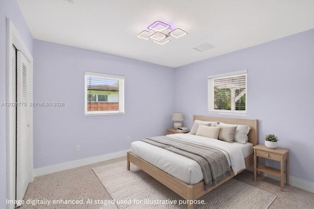 3+1 Müstakil ev — 709 NW 9th Ct