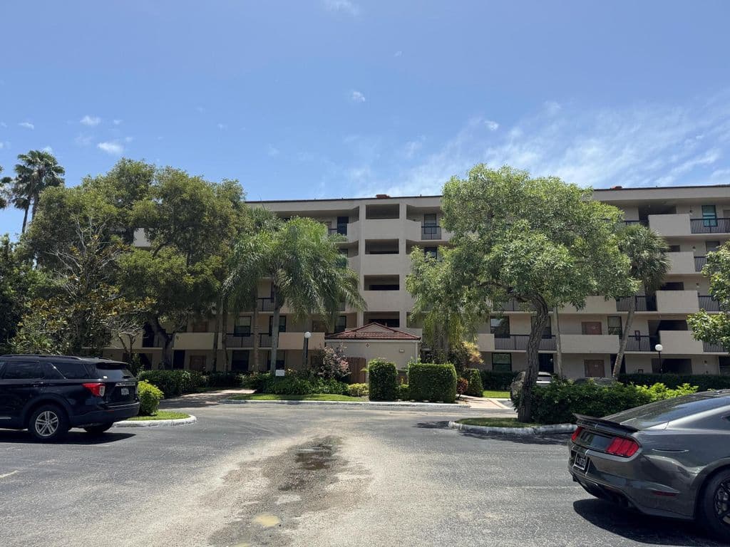 2+1 Condo — 2766 S CARAMBOLA Circle S #406